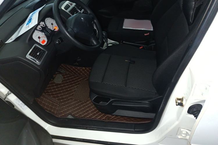 Used Peugeot 307 2013 Hatchback 1.6L Automatic Comfort Edition
