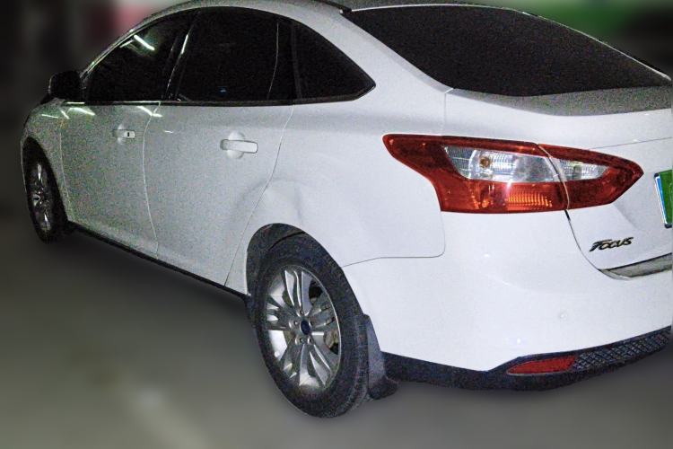 Used Ford Focus 2012 Sedan 1.6L Manual Comfort Model
