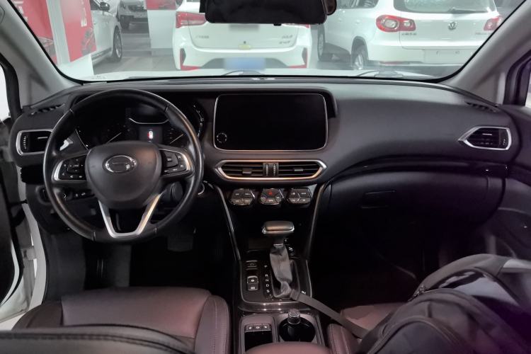 Used GAC Trumpchi GS4 2018 235T Automatic Two-Wheel Drive Luxury Smart Connectivity Millionth Anniversary Edition Center Console