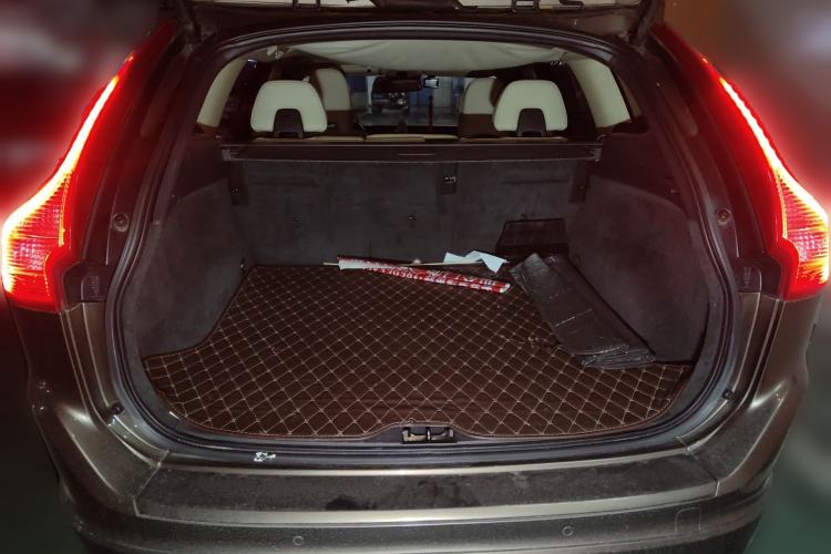 Used Volvo XC60 2014 T5 Zhiyi Edition Trunk