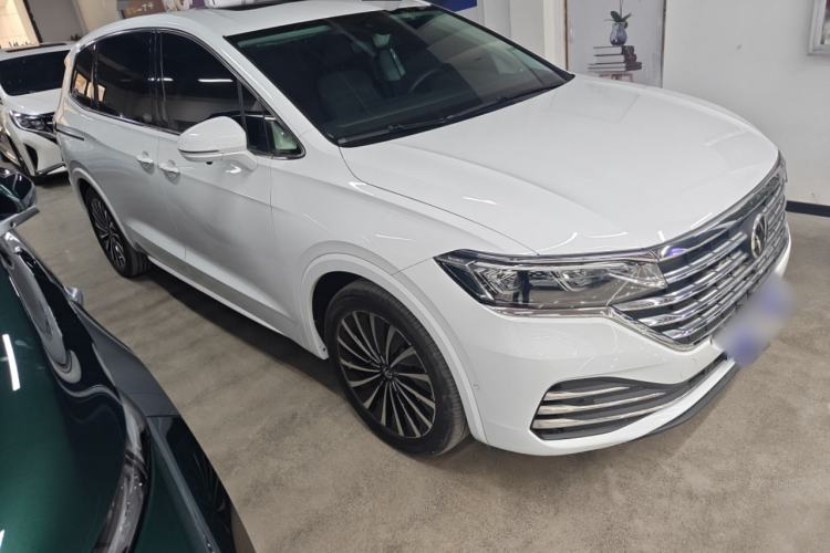 Used Volkswagen Viloran 2023 Revised 380TSI Prestige Edition Front Right 45 Deg