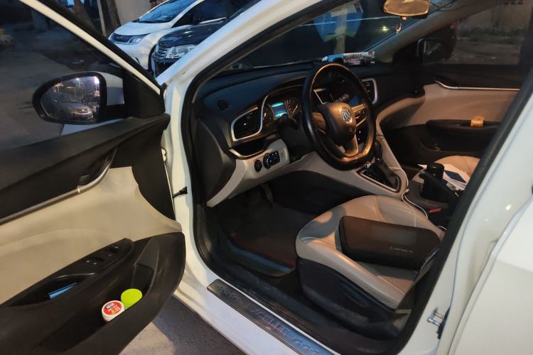 Used Buick GT 2017 15N Automatic Elite Version Driver Seat