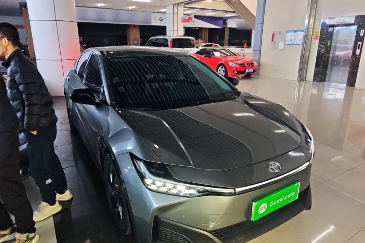 Used Toyota bZ3 2023 616 km Long-Range PRO