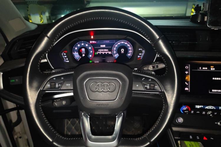 Used Audi Q3 2019 40 TFSI Fashion Dynamic Model