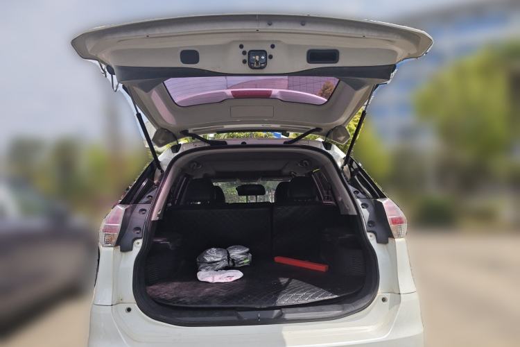 Used Nissan X-Trail 2015 2.0L CVT Comfort MAX Edition 2WD
