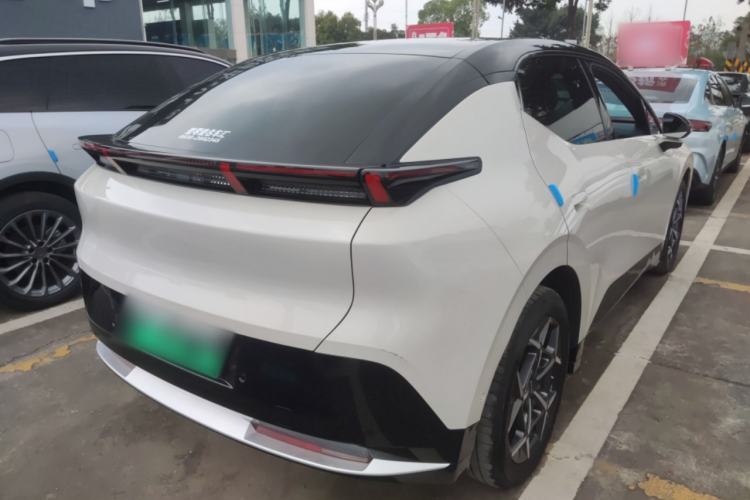 Used Lynk & Co Z20 2025 530 km Range Rear-Wheel Drive Pro
