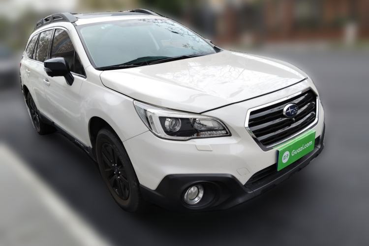 Used Subaru Outback 2015 2.5i Luxury Navigation Edition Front Right 45 Deg