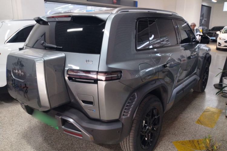 Used Formula Leopard Titanium 3 2025 501 km Range Rear-Wheel Drive Intelligent Driving Max Edition