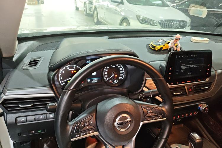 Used Nissan Teana 2021 2.0T XL Smart Upgrade Edition Center Console