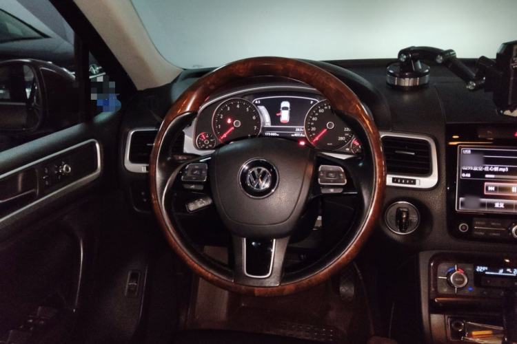 Used Volkswagen Touareg 2011 3.0 TSI Comfort Version
