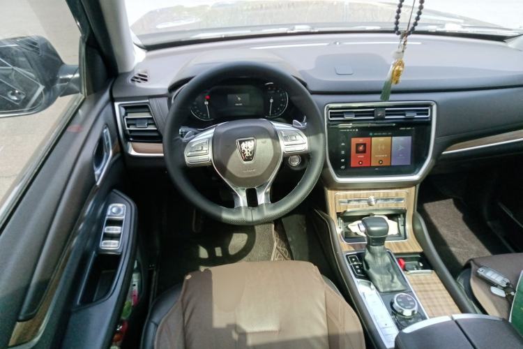 Used Roewe RX8 2018 30T Smart Connectivity All-Wheel Drive Supreme Edition
