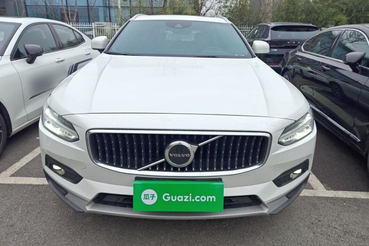 Used Volvo V90 2021 Cross Country B5 AWD Smart Range Edition