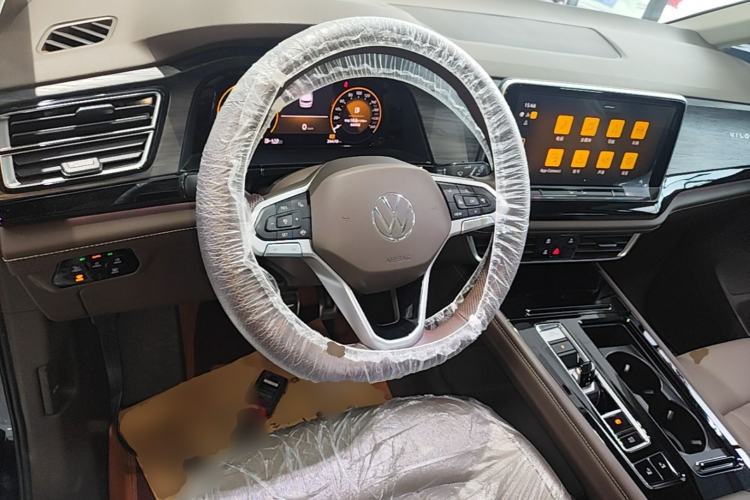 Used Volkswagen Viloran 2024 380TSI Luxury Edition
