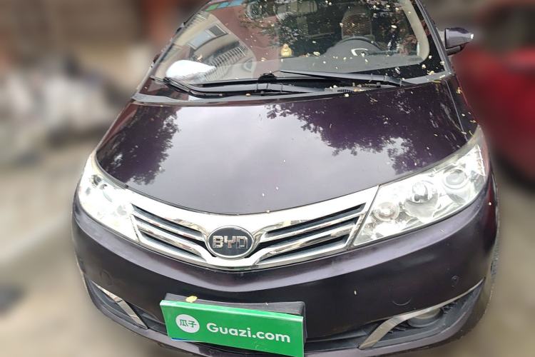 Used BYD M6 2013 2.4L Manual Luxury Model
