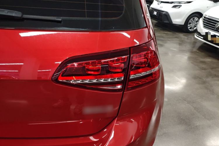 Used Volkswagen Golf 2017 1.6L Automatic Comfort Million-Vehicle Anniversary Edition Right Rear Taillight