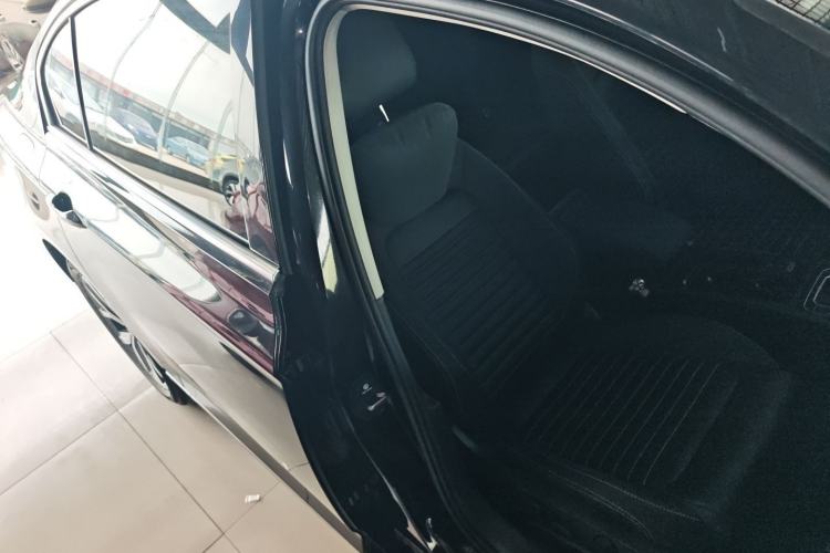 Used Volkswagen Magotan 2020 330TSI DSG Leading Model
