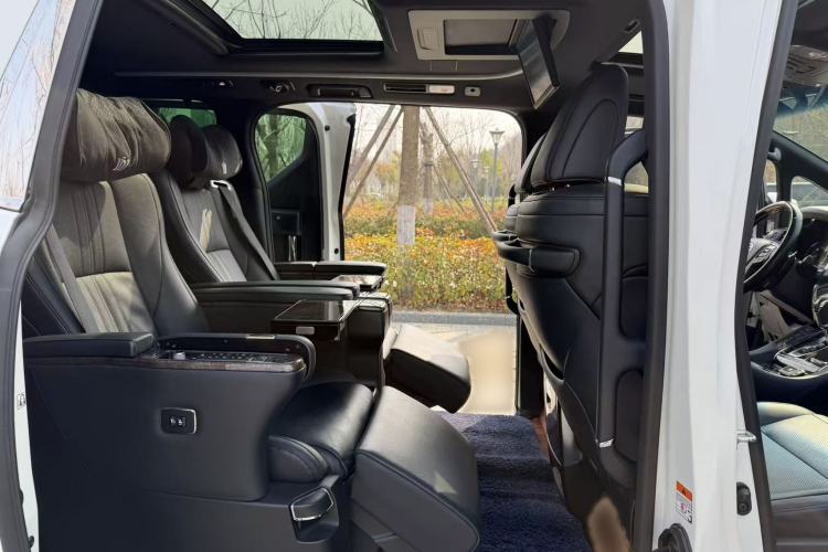 Used Toyota Vellfire 2023 Crown Dual-Engine 2.5L HV Ultimate Edition