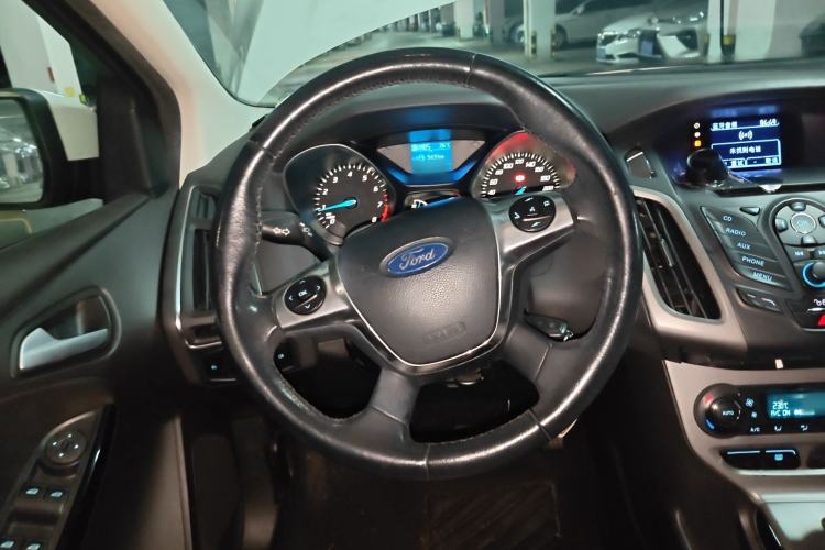 Used Ford Focus 2012 Sedan 1.6L Automatic Fashion Edition