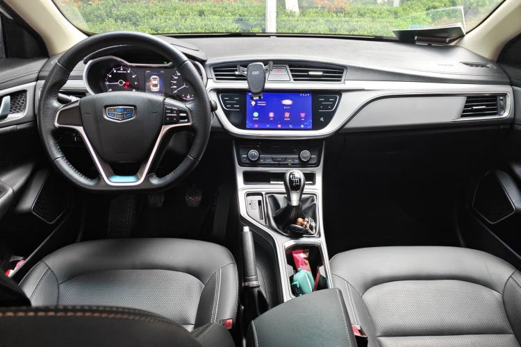 Used Geely Auto Emgrand GL 2018 1.8L Manual Elite Smart Connectivity Version Center Console
