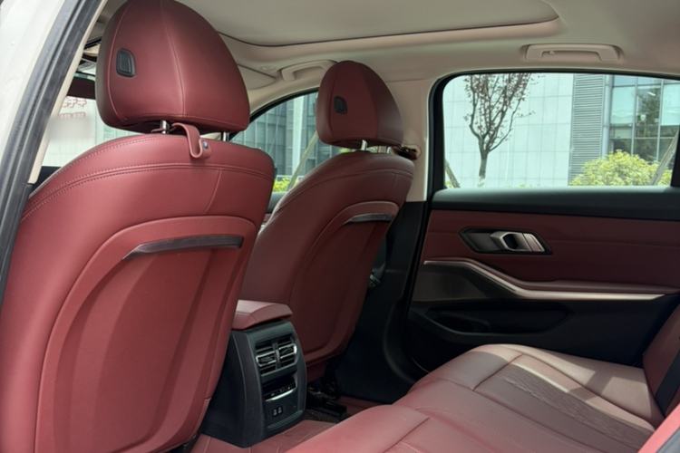 Used BMW i3 2024 eDrive 35 L Interior 3