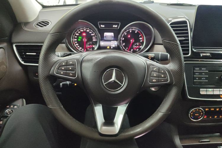 Used Mercedes-Benz GLE 2018 GLE 320 4MATIC Dynamic Edition Collector's Edition Steering Wheel