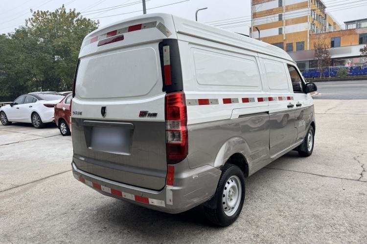 Used Jinbei New Hiace X30L 2022 1.5L Super Enjoyment Edition Air-Conditioning-Free Van China VI Standard SWC15M