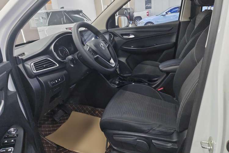 Used Baojun 730 2021 1.5T CVT Fashion Version 7 Seats