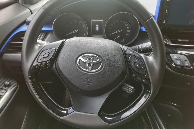 Used Toyota IZOA 2018 2.0L Yichi Version China VI Standard
