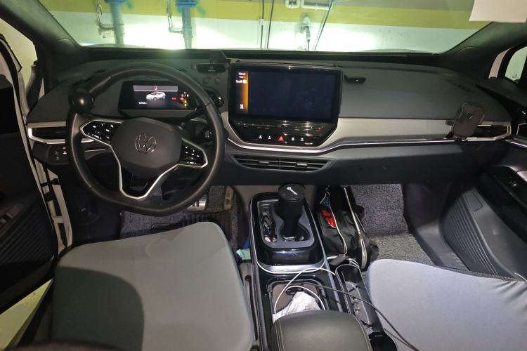 Used Volkswagen ID.4 CROZZ 2021 Long-Range PRO Two-Wheel Drive Version Center Console