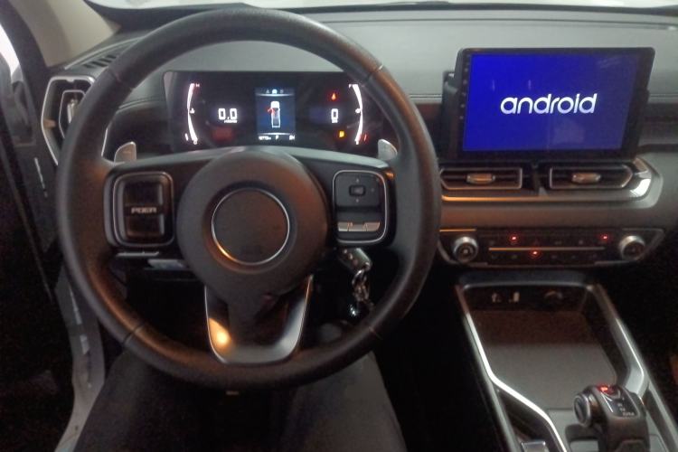 Used Great Wall King Kong Poer 2024 2.0T Automatic 8AT Diesel 4x4 Elite Flatbed Center Console