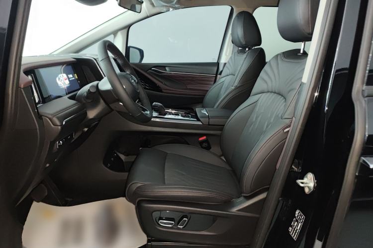 Used GAC Trumpchi M8 2024 Master Series 400T Prestige Edition
