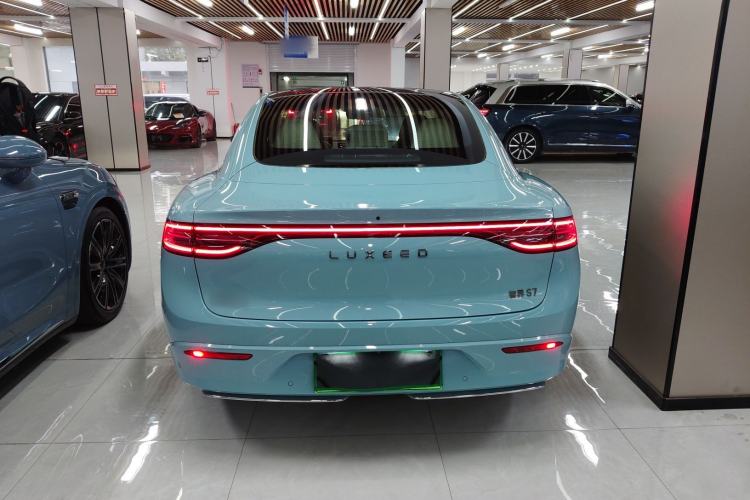 Used Hima Luxeed S7 2025 785 km Ultra