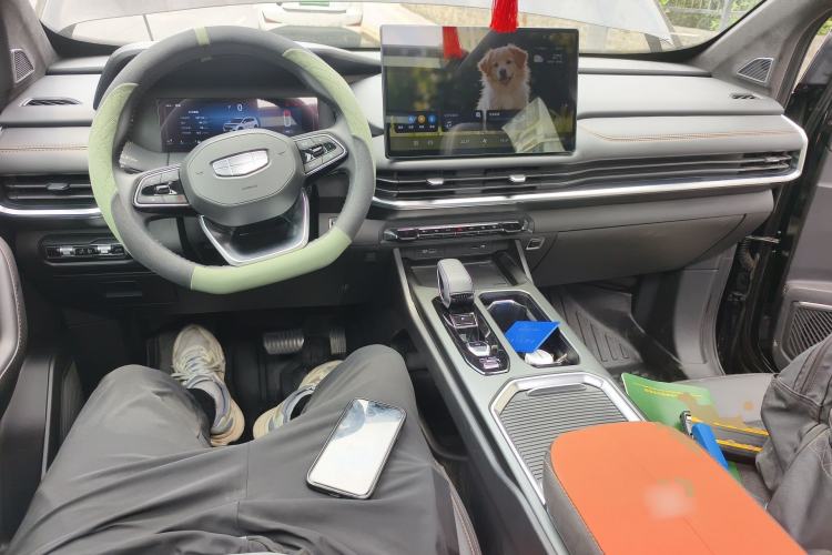 Used Geely Auto Haoyue L 2025 2.0T DCT Luxury Edition Center Console