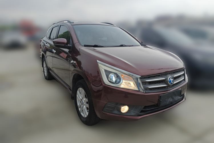 Used Venucia T70 2015 2.0L CVT Smart Edition Front Right 45 Deg