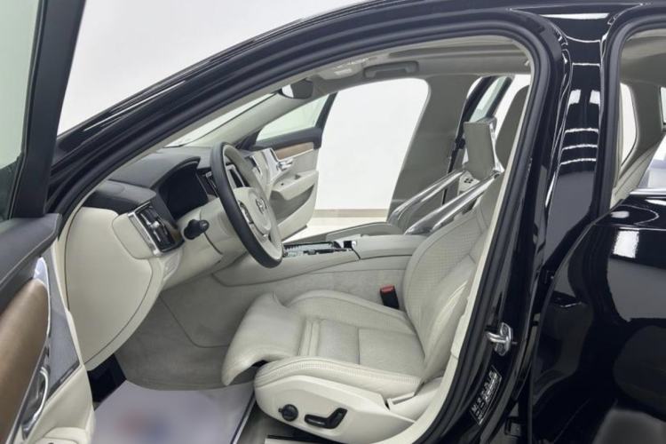 Used Volvo S90 New Energy 2019 T8 E-Drive Hybrid Honor Edition 3 Seats China VI Standard
