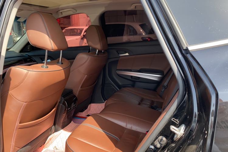 Used Honda Crosstour 2016 3.0L AWD Prestige Navigation Edition Interior 2