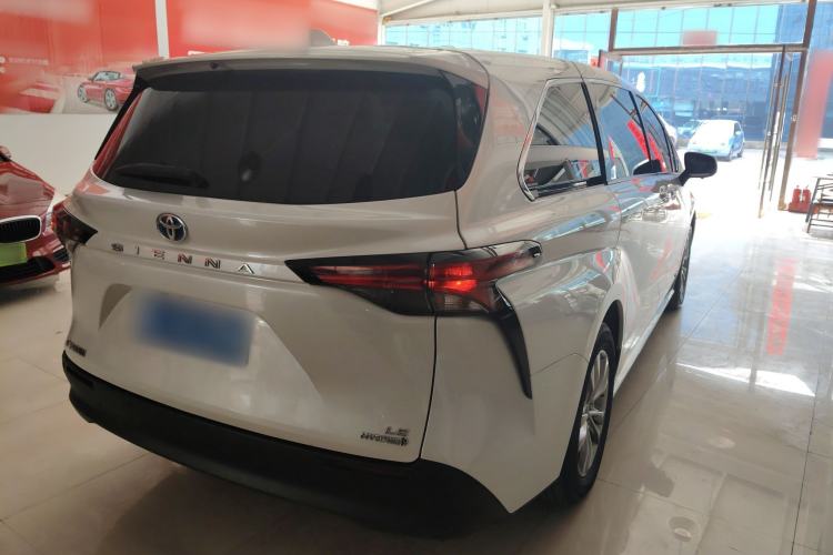 Used Toyota Sienna 2023 2.5L Hybrid Comfort Edition
