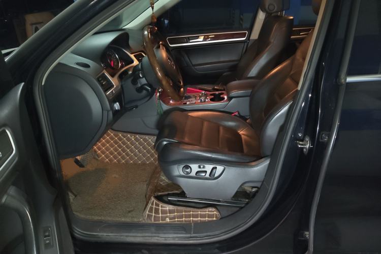 Used Volkswagen Touareg 2011 3.0 TSI Comfort Version
