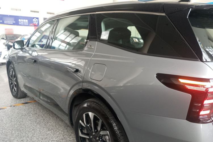 Used Ford Edge 2025 Ford Explorer L 2.0T EcoBoost E-Hybrid Four-Wheel-Drive 7-Seater Supreme Model