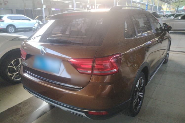 Used Volkswagen Cross Lavida 2017 230TSI DSG Luxury Edition
