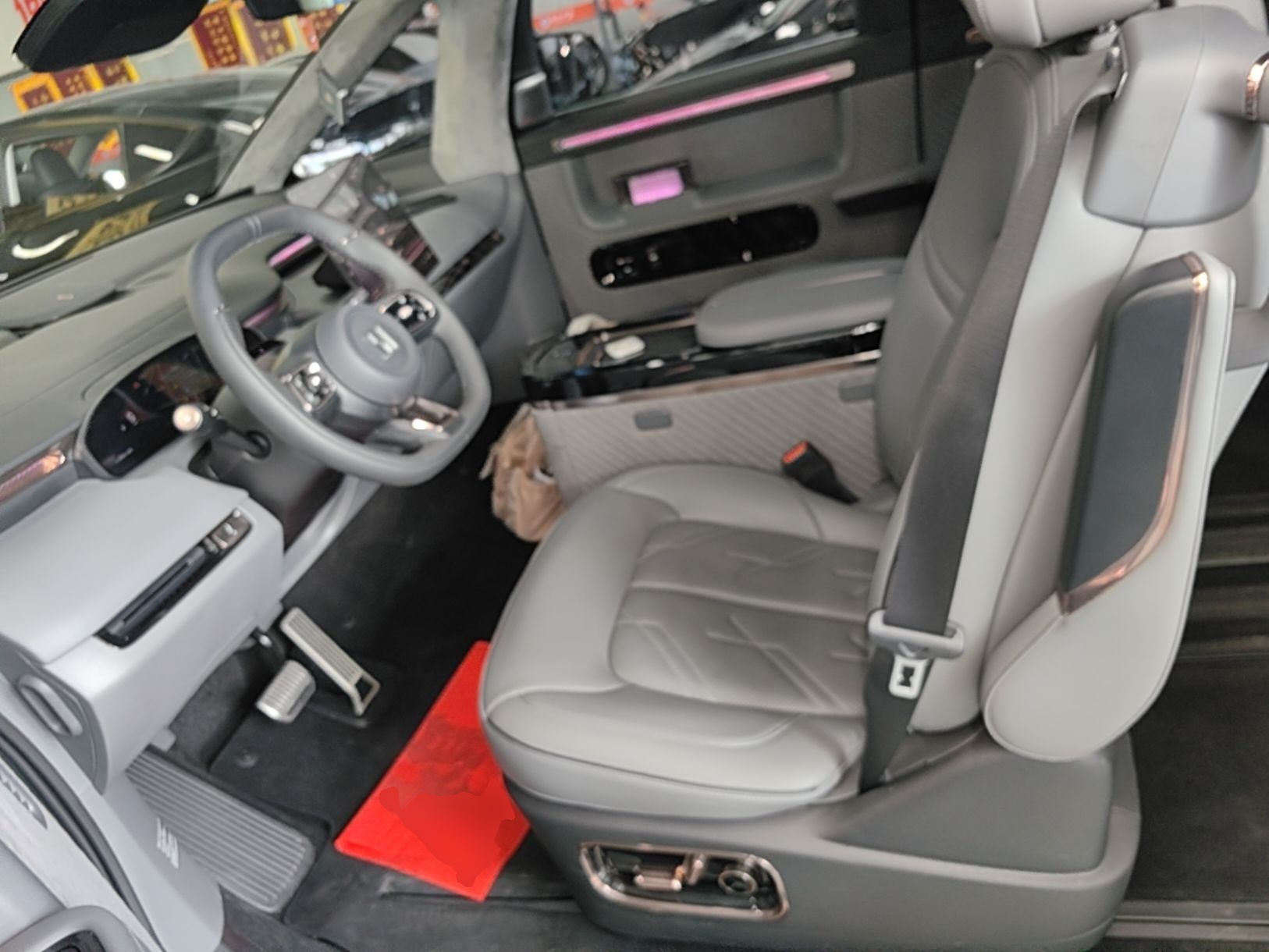 Zeekr MIX 2025 Long-Range Intelligent Driving Edition — снимка 17