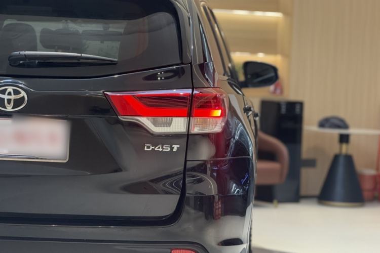 Used Toyota Highlander 2021 2.0T Two-Wheel Drive Elite Version 7-Seater Exterior 2