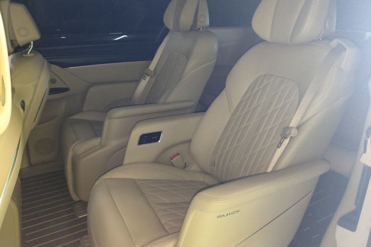 Used Buick GL8 2023 ES Lu Zun Luxury Edition and Yue Version Left Rear Seat