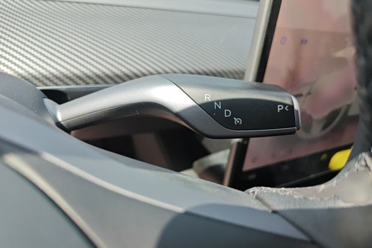 Used Tesla Model Y 2023 Long-Range All-Wheel-Drive Version
