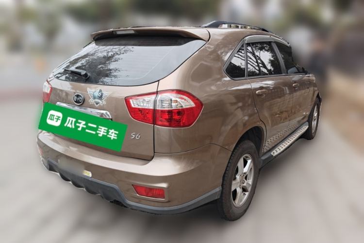 Used BYD S6 2014 2.0L Manual Luxury 5-Seater