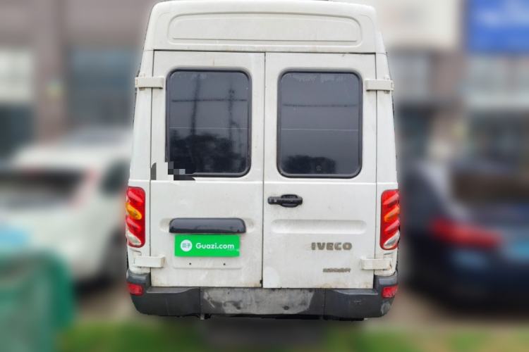 Used Iveco Power Daily 2017 2.5T Deluxe A37 High-Roof 6-7 Seater Bus 47Z5
