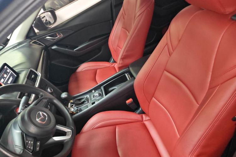 Used Mazda 3 Axela 2017 Sedan 1.5L Automatic Luxury Model Emission Standard China V Left Front Seat