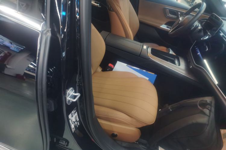 Used Mercedes-Benz E-Class New Energy 2024 E 350 e L Plug-in Hybrid Sedan Right Front Seat