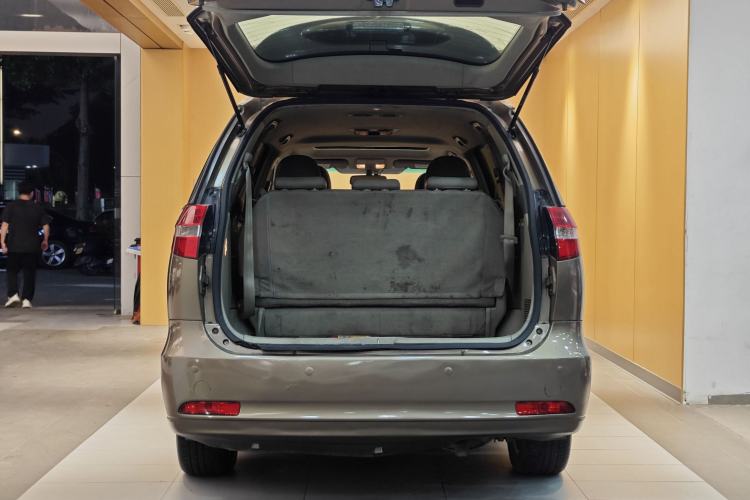 Used BYD M6 2013 2.4L Automatic Luxury Model
