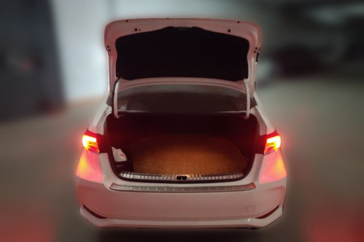 Used Toyota Corolla 2021 Dual-Motor 1.8L E-CVT Elite Edition Trunk